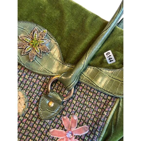 Vintage Green Floral Embroidered Handbag With Dual Handles & Croc Texture Accent - Picture 15 of 15